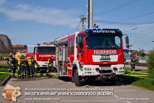 20180414 Brand mehrerer Gterwaggons im Bahnhof Pfaffsttten  Foto:  Stefan Schneider BFKDO BADEN