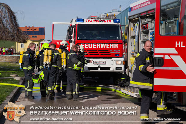 20180414 Brand mehrerer Gterwaggons im Bahnhof Pfaffsttten  Foto:  Stefan Schneider BFKDO BADEN