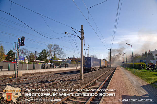 20180414 Brand mehrerer Gterwaggons im Bahnhof Pfaffsttten  Foto:  Stefan Schneider BFKDO BADEN