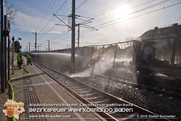 20180414 Brand mehrerer Gterwaggons im Bahnhof Pfaffsttten  Foto:  Stefan Schneider BFKDO BADEN