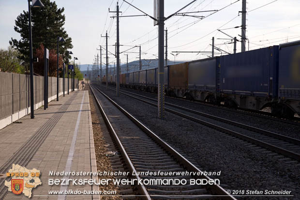 20180414 Brand mehrerer Gterwaggons im Bahnhof Pfaffsttten  Foto:  Stefan Schneider BFKDO BADEN