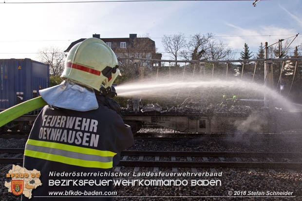 20180414 Brand mehrerer Gterwaggons im Bahnhof Pfaffsttten  Foto:  Stefan Schneider BFKDO BADEN