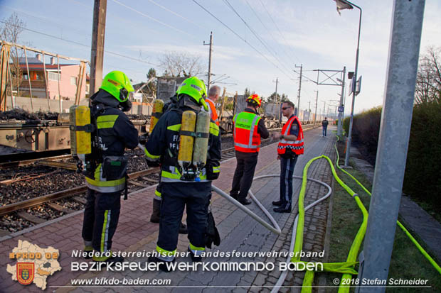 20180414 Brand mehrerer Gterwaggons im Bahnhof Pfaffsttten  Foto:  Stefan Schneider BFKDO BADEN