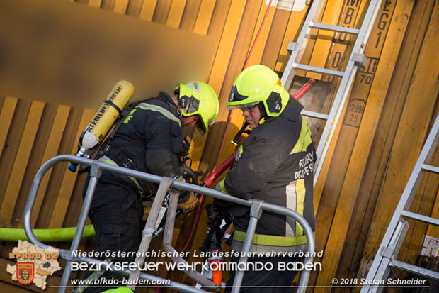 20180414 Brand mehrerer Gterwaggons im Bahnhof Pfaffsttten  Foto:  Stefan Schneider BFKDO BADEN