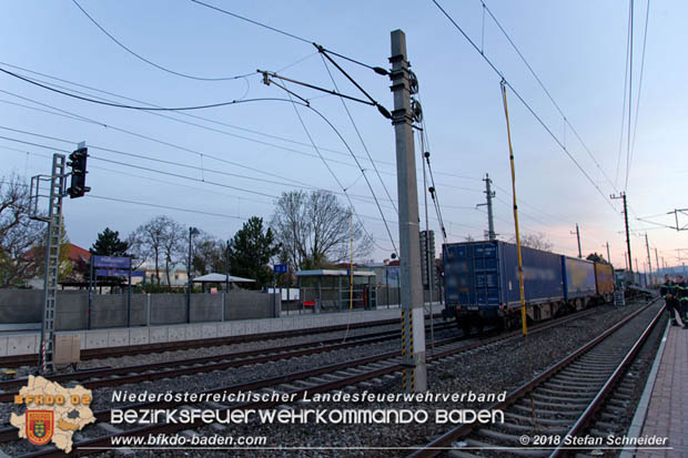 20180414 Brand mehrerer Gterwaggons im Bahnhof Pfaffsttten  Foto:  Stefan Schneider BFKDO BADEN