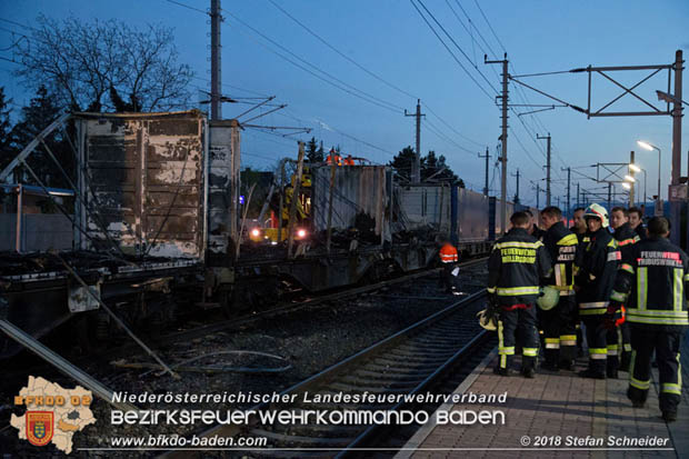 20180414 Brand mehrerer Gterwaggons im Bahnhof Pfaffsttten  Foto:  Stefan Schneider BFKDO BADEN