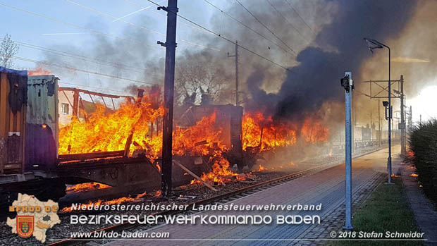 20180414 Brand mehrerer Gterwaggons im Bahnhof Pfaffsttten  Foto:  Stefan Schneider BFKDO BADEN