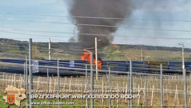 0180414 Brand me20180414 Brand mehrerer Gterwaggons im Bahnhof Pfaffsttten  Foto:  FF Pfaffsttten