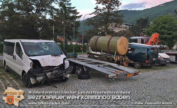 20180528 Verkehrsunfall A21 Bereich Hochstra Bezirk Baden   Foto:  Freiwillige Feuerwehr Alland