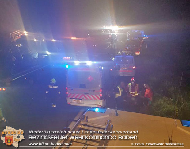 20180528 Verkehrsunfall A21 Bereich Hochstraß Bezirk Baden Foto: © Armin Rottensteiner FF Hochstraß 20180528 Verkehrsunfall A21 Bereich Hochstraß Bezirk Baden Foto: © Armin Rottensteiner FF Hochstraß