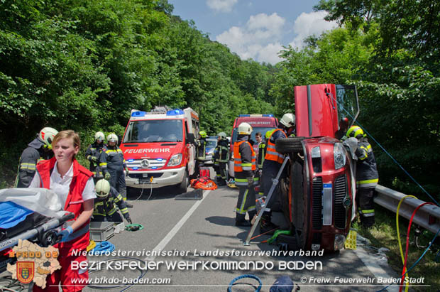 20180604 Verkehrsunfall im Helenental  Foto:   Freiwillige Feuerwehr Baden-Stad