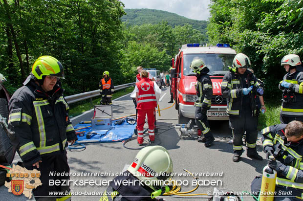 20180604 Verkehrsunfall im Helenental  Foto:   Freiwillige Feuerwehr Baden-Stadt