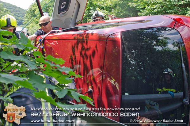 20180604 Verkehrsunfall im Helenental  Foto:   Freiwillige Feuerwehr Baden-Stadt