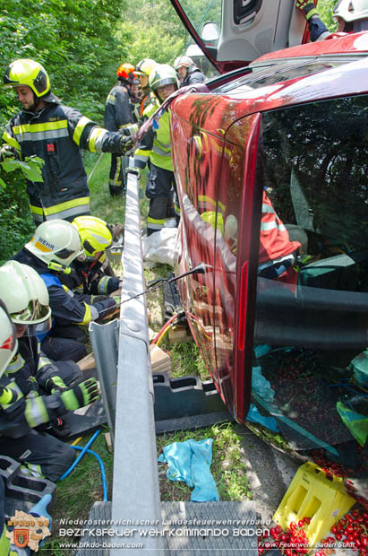 20180604 Verkehrsunfall im Helenental  Foto:   Freiwillige Feuerwehr Baden-Stadt