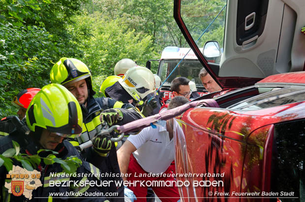 20180604 Verkehrsunfall im Helenental  Foto:   Freiwillige Feuerwehr Baden-Stadt