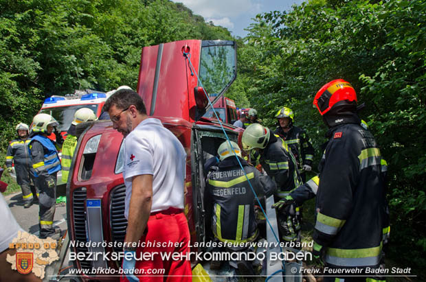 20180604 Verkehrsunfall im Helenental  Foto:   Freiwillige Feuerwehr Baden-Stadt