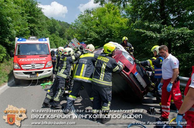 20180604 Verkehrsunfall im Helenental  Foto:   Freiwillige Feuerwehr Baden-Stadt