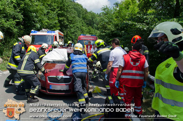 20180604 Verkehrsunfall im Helenental  Foto:   Freiwillige Feuerwehr Baden-Stadt