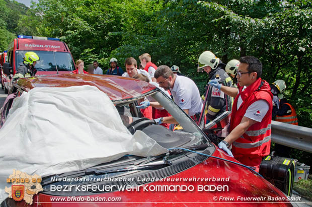 20180604 Verkehrsunfall im Helenental  Foto:   Freiwillige Feuerwehr Baden-Stadt