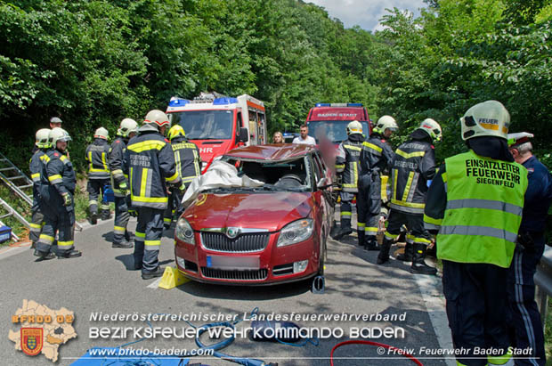 20180604 Verkehrsunfall im Helenental  Foto:   Freiwillige Feuerwehr Baden-Stadt