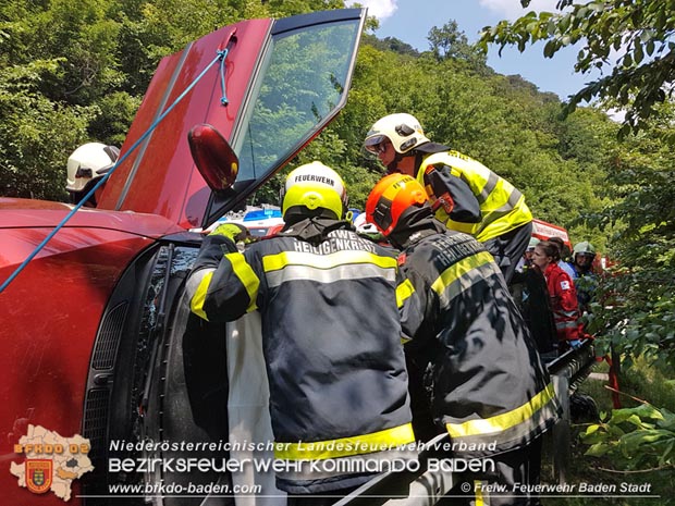 20180604 Verkehrsunfall im Helenental  Foto:   Freiwillige Feuerwehr Baden-Stadt