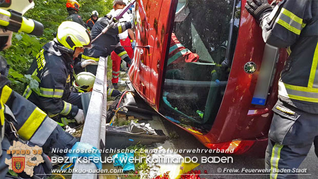 20180604 Verkehrsunfall im Helenental  Foto:   Freiwillige Feuerwehr Baden-Stadt