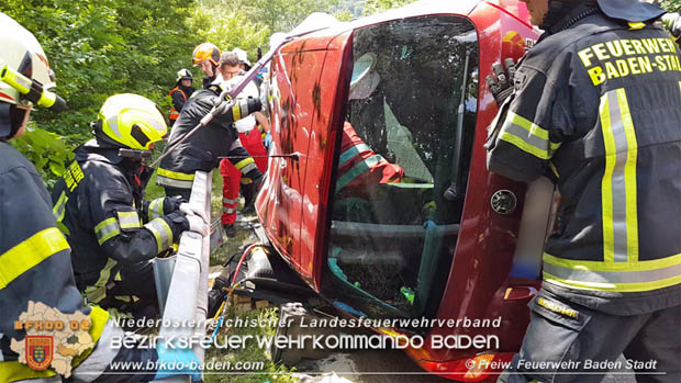 20180604 Verkehrsunfall im Helenental  Foto:   Freiwillige Feuerwehr Baden-Stadt