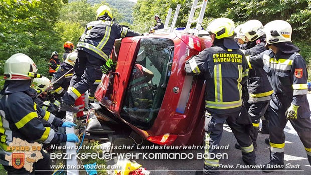 20180604 Verkehrsunfall im Helenental  Foto:   Freiwillige Feuerwehr Baden-Stadt