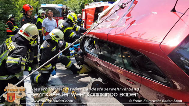 20180604 Verkehrsunfall im Helenental  Foto:   Freiwillige Feuerwehr Baden-Stadt