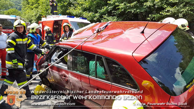 20180604 Verkehrsunfall im Helenental  Foto:   Freiwillige Feuerwehr Baden-Stadt