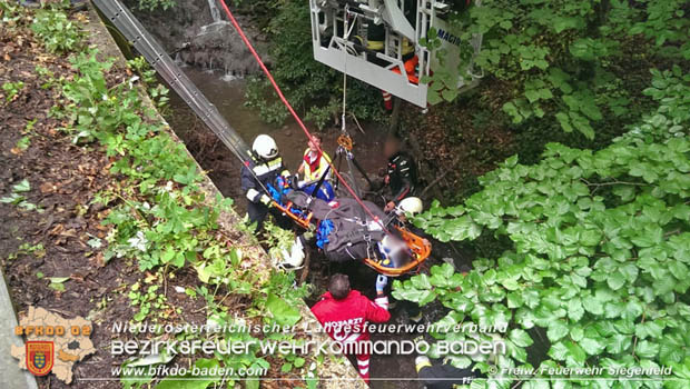 20180609 Schwerer Motorradunfall auf der L2099 Roental/Siegenfeld  Foto:  FF Siegenfeld