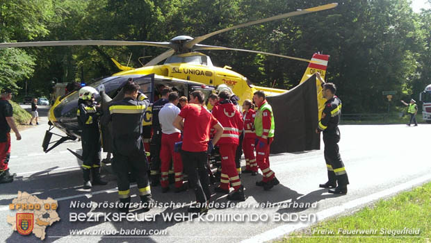 20180609 Schwerer Motorradunfall auf der L2099 Roental/Siegenfeld  Foto:  FF Siegenfeld