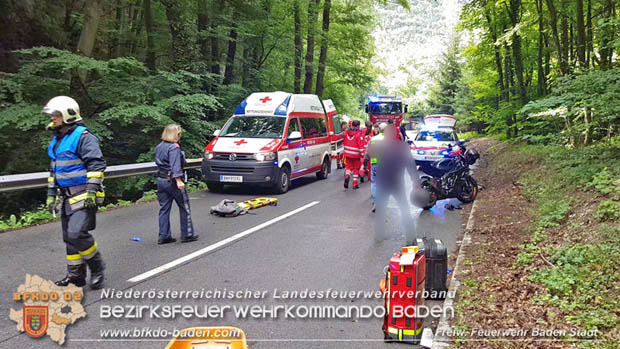 20180609 Schwerer Motorradunfall auf der L2099 Roental/Siegenfeld  Foto:  FF Baden-Stadt / Stefan Schneider