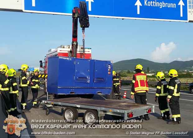 20180610 Verlorenes Stromaggregat auf der A2 Südautobahn  Foto: © Stefan Wagner FF Baden-Leesdorf