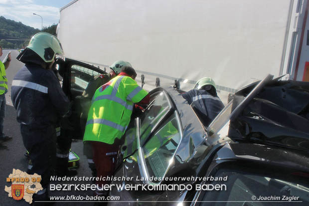 20180618 Schwerer Verkehrsunfall auf der A21 bei Alland (Bezirk Baden)  Foto:  Joachim Zagler FF Alland