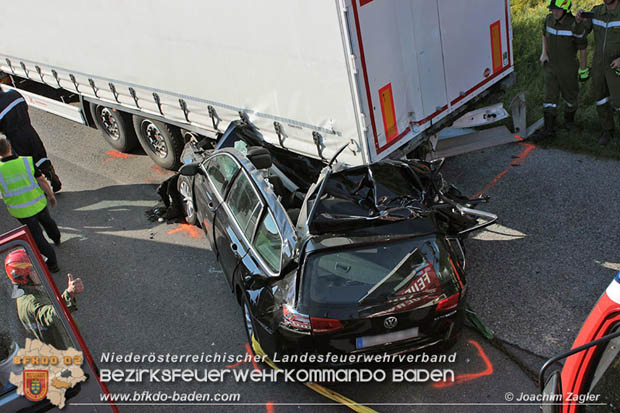 20180618 Schwerer Verkehrsunfall auf der A21 bei Alland (Bezirk Baden)  Foto:  Joachim Zagler FF Alland