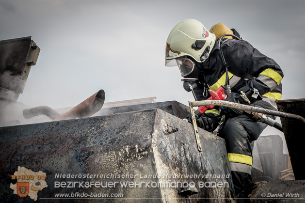 20180715 Mähdrescherbrand Gainfarn - Foto: Daniel Wirth 20180715 Mähdrescherbrand Gainfarn - Foto: Daniel Wirth
