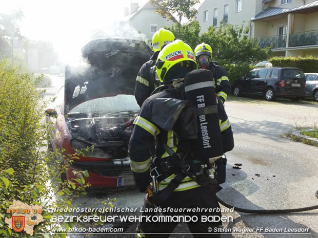 20180728 Fahrzeugbrand in Baden Ortsteil Leesdorf  Foto:  Stefan Wagner FF Baden-Leesdorf