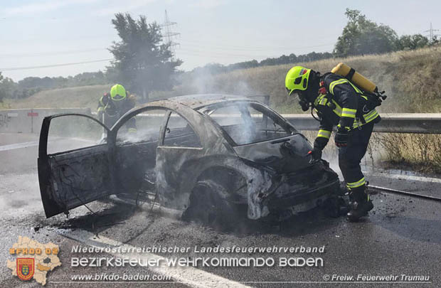 20180803 Pkw Vollbrand auf der A3 zwischen Trumau und Ebreichsdorf NORD  Foto:  Freiwillige Feuerwehr Trumau