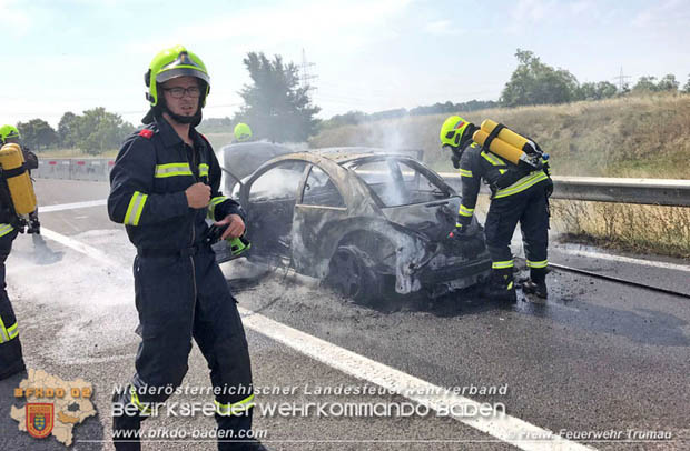 20180803 Pkw Vollbrand auf der A3 zwischen Trumau und Ebreichsdorf NORD  Foto:  Freiwillige Feuerwehr Trumau