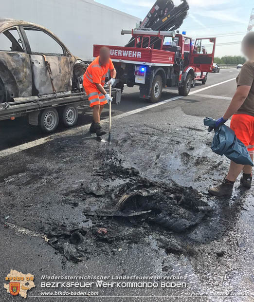 20180803 Pkw Vollbrand auf der A3 zwischen Trumau und Ebreichsdorf NORD  Foto:  Freiwillige Feuerwehr Trumau