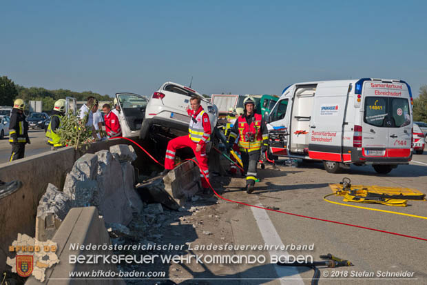 20180918 Verkehrsunfall auf der A2 beim Knoten Guntramsdorf  Foto:  Stefan Schneider 