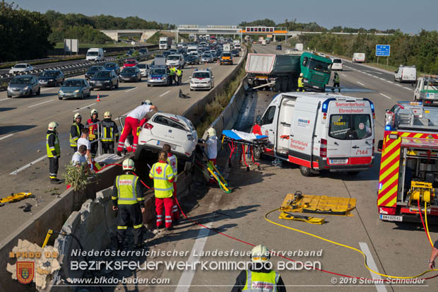 20180918 Verkehrsunfall auf der A2 beim Knoten Guntramsdorf  Foto:  Stefan Schneider 