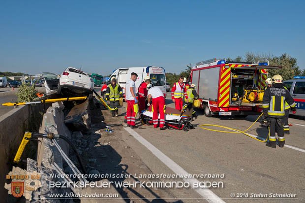 20180918 Verkehrsunfall auf der A2 beim Knoten Guntramsdorf  Foto:  Stefan Schneider 