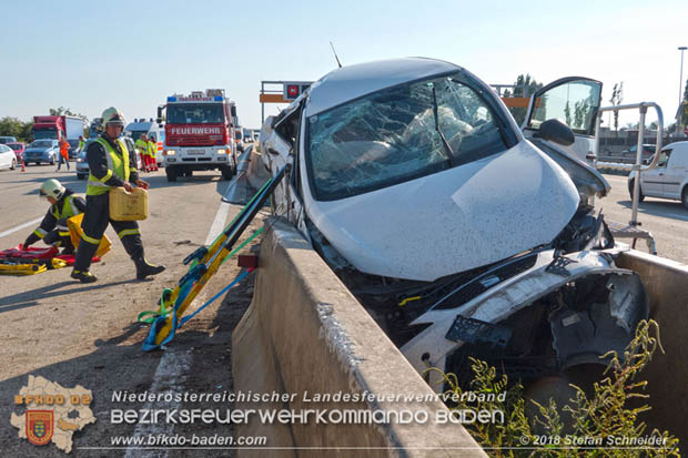 20180918 Verkehrsunfall auf der A2 beim Knoten Guntramsdorf  Foto:  Stefan Schneider 