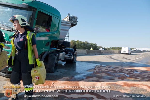 20180918 Verkehrsunfall auf der A2 beim Knoten Guntramsdorf  Foto:  Stefan Schneider 