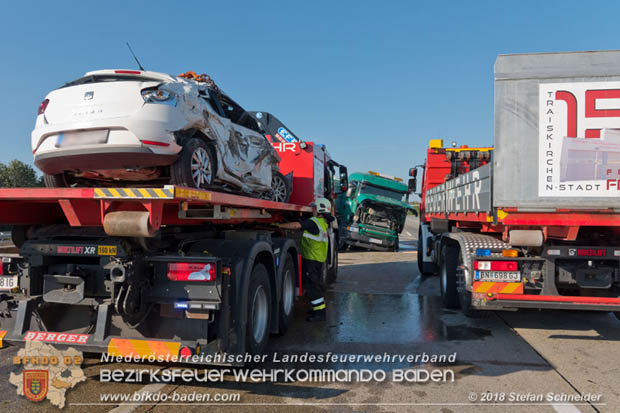 20180918 Verkehrsunfall auf der A2 beim Knoten Guntramsdorf  Foto:  Stefan Schneider 