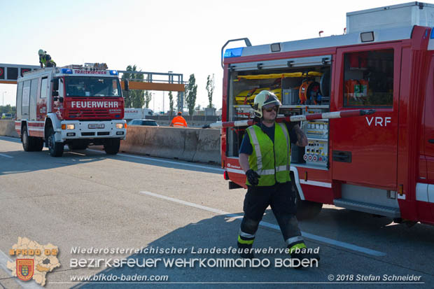 20180918 Verkehrsunfall auf der A2 beim Knoten Guntramsdorf  Foto:  Stefan Schneider 