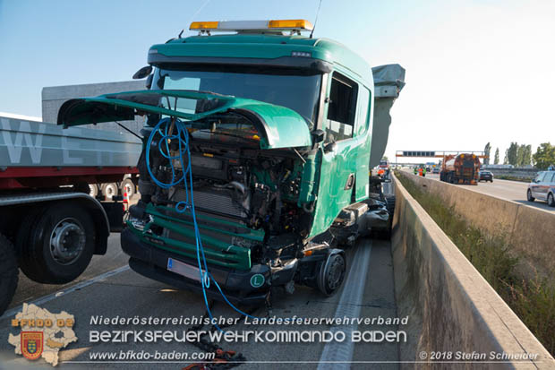 20180918 Verkehrsunfall auf der A2 beim Knoten Guntramsdorf  Foto:  Stefan Schneider 