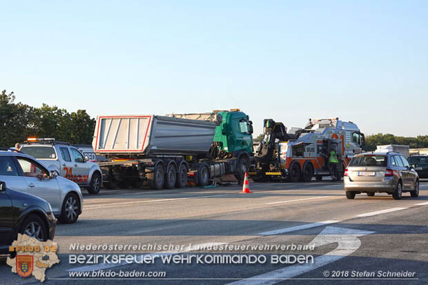 20180918 Verkehrsunfall auf der A2 beim Knoten Guntramsdorf  Foto:  Stefan Schneider 